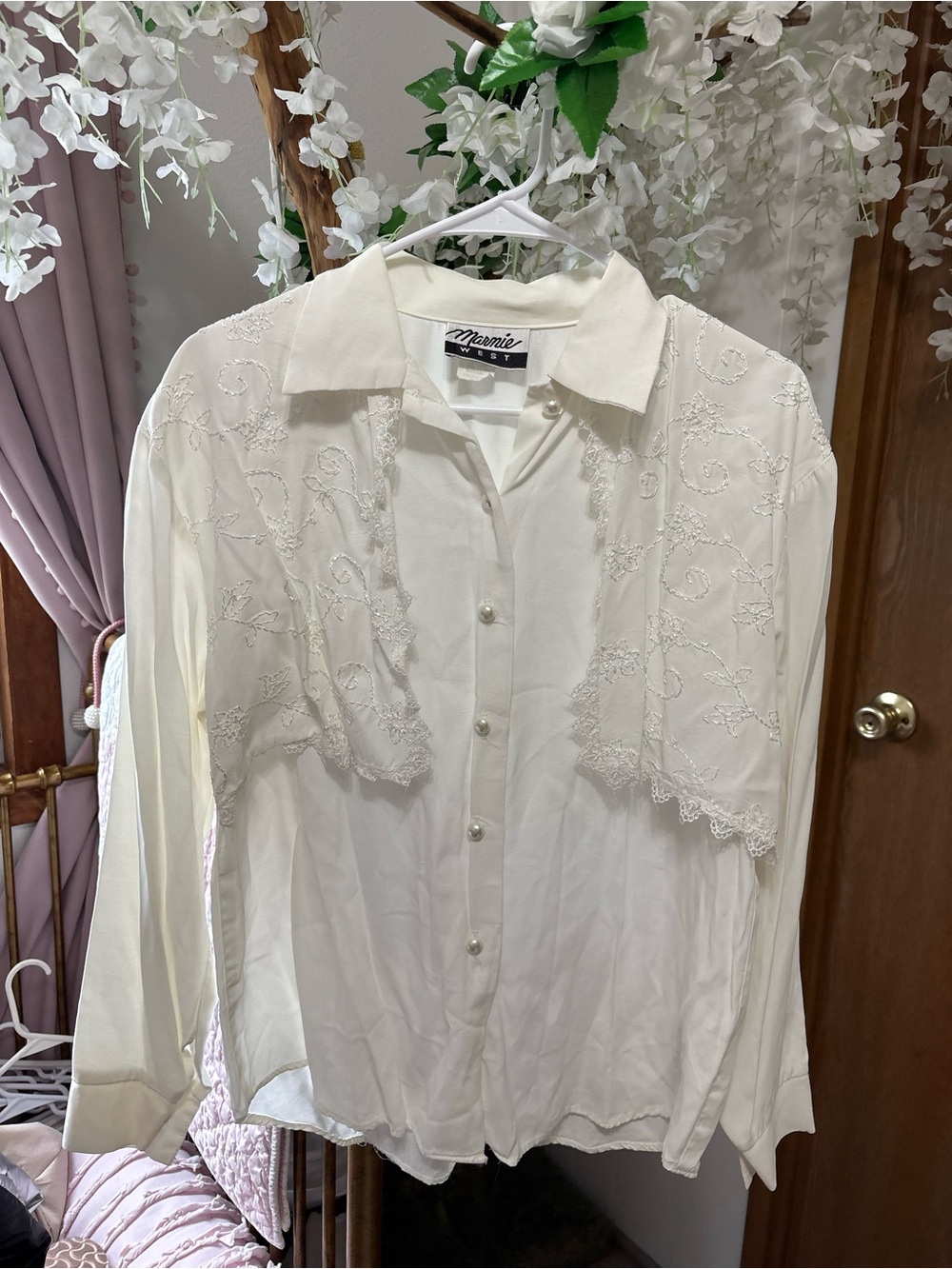 Vintage Ivory Embroidered Button-Down western Shirt